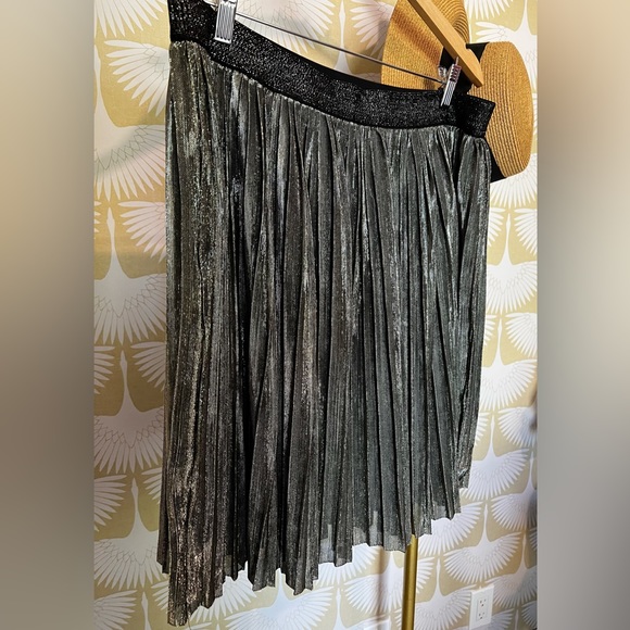 A Beautiful Soul Shawna Skirt - Gunmetal - Picture 4 of 8